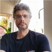 Fotografo professionista, docente da oltre 36 anni, dalle tecniche di base fino alle più raffinate soluzioni illuminotecniche